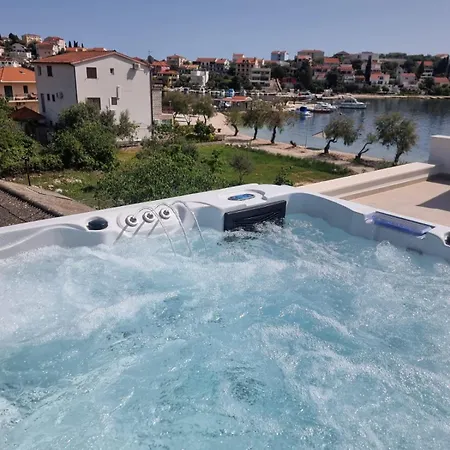 Rozana - Beachfront Wellness Retreat * Seget Vranjica