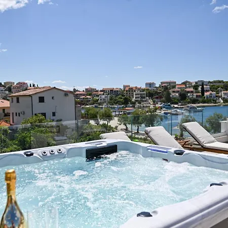 Rozana - Beachfront Wellness Retreat Apartment