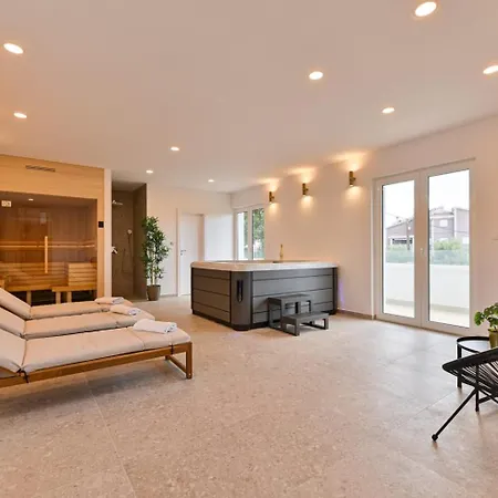 Apartment Rozana - Beachfront Wellness Retreat *