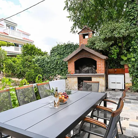 Rozana - Beachfront Wellness Retreat Apartman *