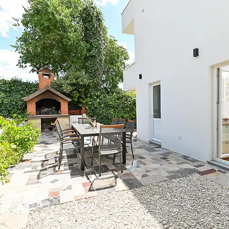 Rozana - Beachfront Wellness Retreat Apartman