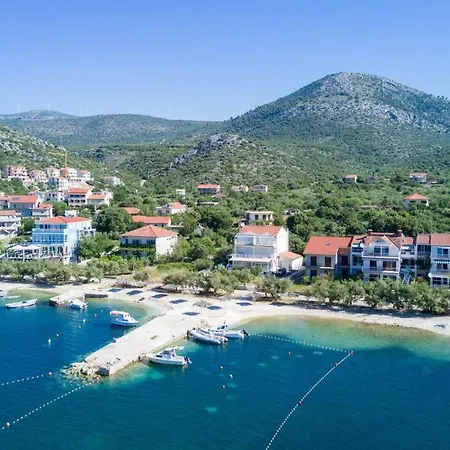 Rozana - Beachfront Wellness Retreat Seget Vranjica