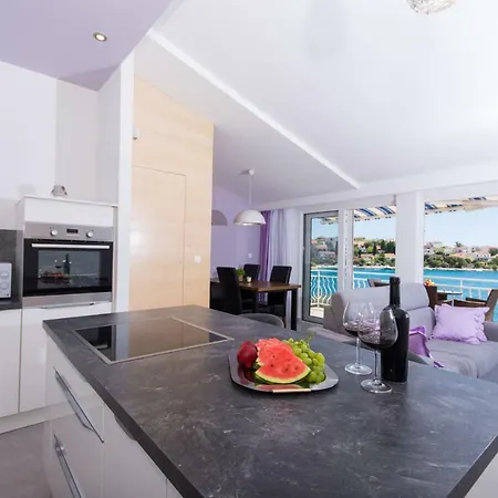 Apartment Rozana - Beachfront Wellness Retreat