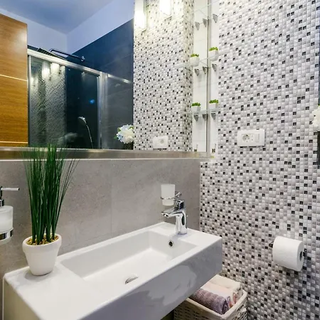 Apartment Rozana - Beachfront Wellness Retreat