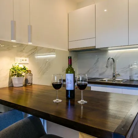 Apartment Rozana - Beachfront Wellness Retreat *
