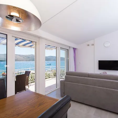 Rozana - Beachfront Wellness Retreat