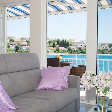 Rozana - Beachfront Wellness Retreat