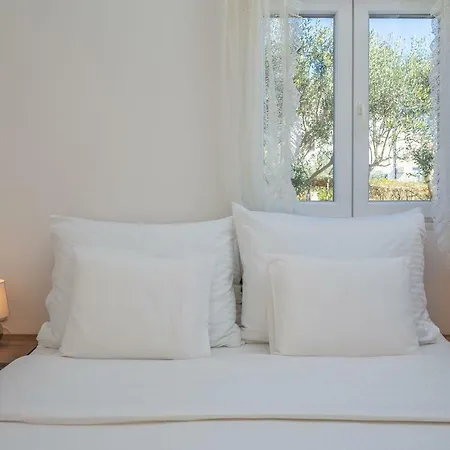 Apartment Rozana - Beachfront Wellness Retreat *