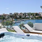 Rozana - Beachfront Wellness Retreat アパート *