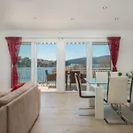 Rozana - Beachfront Wellness Retreat アパート セゲット・ヴラニツァ