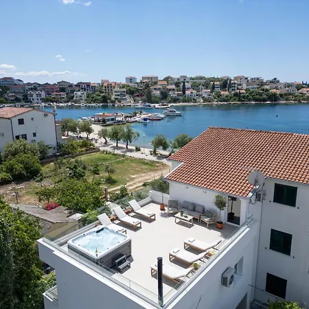 Rozana - Beachfront Wellness Retreat *