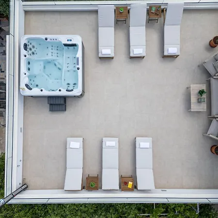 Rozana - Beachfront Wellness Retreat Seget Vranjica